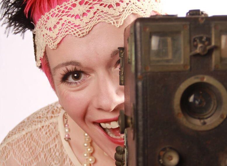 GALERIE. Un artist și un IT-ist din Danemarca vor să transforme o casă abandonată din Tomnatic în casa lor de vacanță și în studio foto