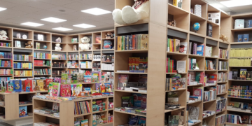 Pariază pe cărți și pe birotică. În centru Oradiei, se deschide una dintre cele mai mari librării din țară