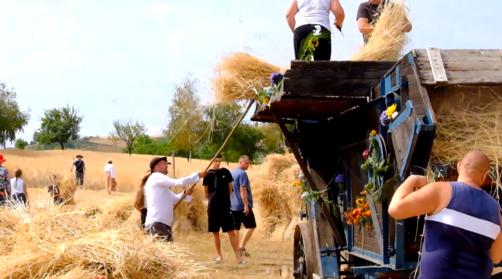 Consulul care vrea să țină vii tradițiile . În complexul său Huta Slavia ești invitat să pătrunzi într-o lume născută cu 200 de ani în urmă