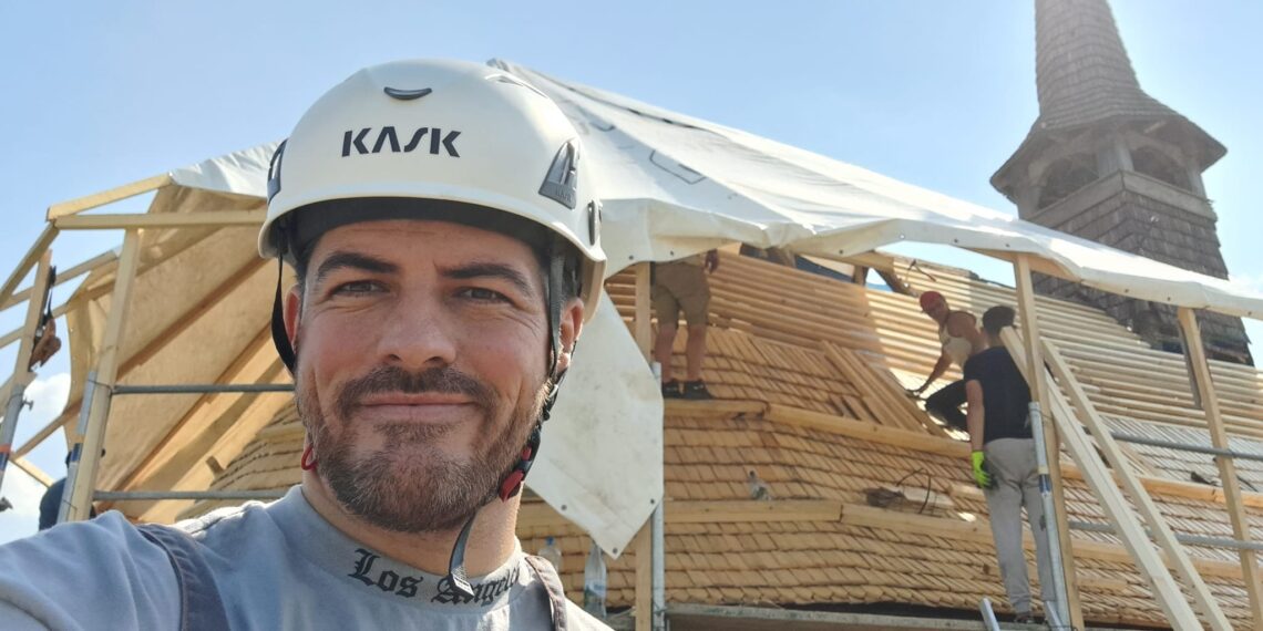 GALERIE. A început să slujească la lumina lumânării. Ambulanța pentru Monumente Bihor reface biserica de la 1759 din Fâșca