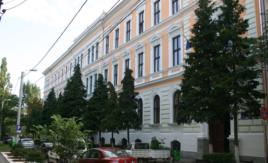 Majoritatea covârșitoare a primilor 100 de elevi la Evaluare merg în Gojdu la Mate-Info și la Științele Naturii în Eminescu. 9,67, ultima medie la Mate-Info