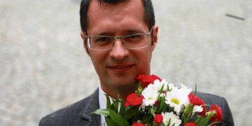 Milionarul care e consul onorific în Cracovia a trăit la Pietroasa și a făcut școala la Beiuș