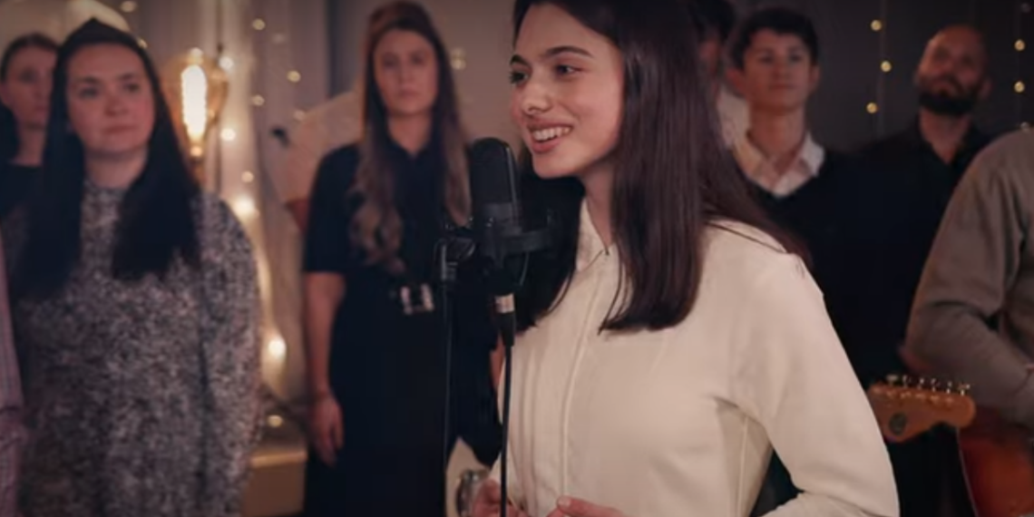 Laura Bretan la concertul de muzică creștină din Cetatea Oradea: „Mi-a fost dor, foarte mult, de România„