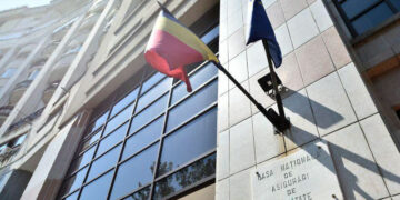 Un nou protest masiv în Sănătate / Angajaţii Casei Naţionale de Asigurări de Sănătate şi ai caselor judeţele întrerup, luni, lucrul şi cer Guvernului salarii mai mari