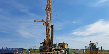 Investiție istorică la Salonta. Instalația de foraj a apei geotermale a încept azi să lucreze