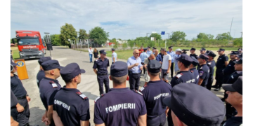 Opt  pompieri din Bihor în modulul specializat de stingere a incendiilor trimis în Franța