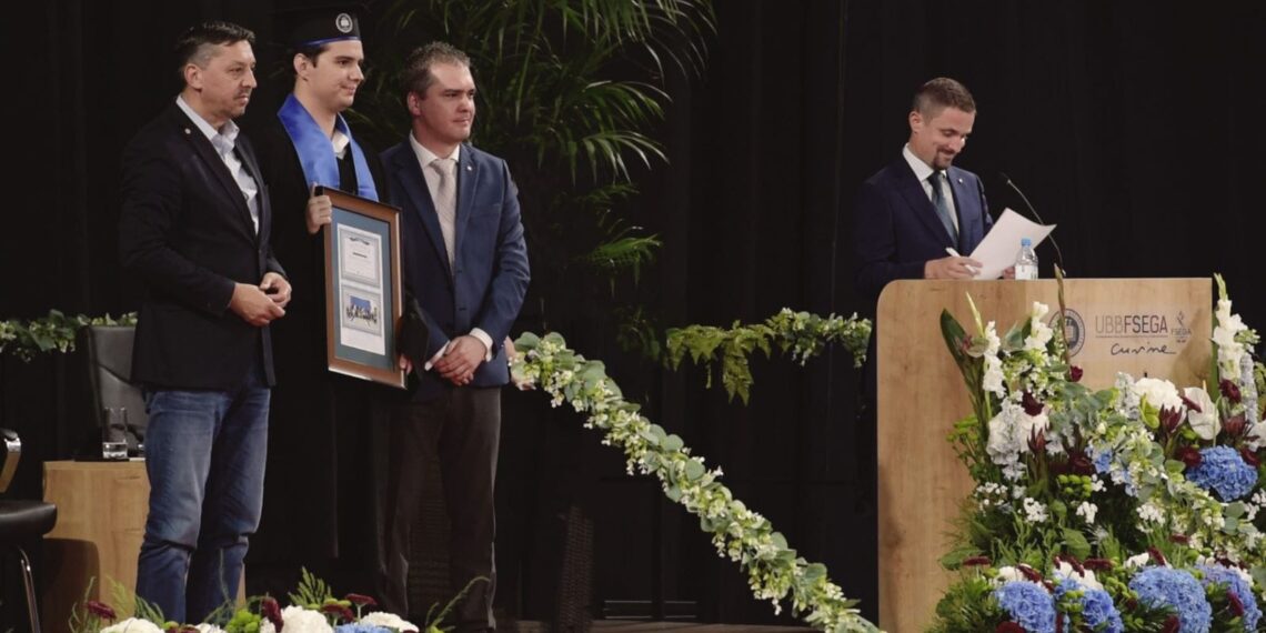 GALERIE. Orădeanul Andrei Mălan, șef de promoție la UBB, la Științe Economice. Luase 10 și la Bac și avea ca opțiune și Dreptul