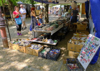 127 de meşteri îşi vor etala creaţiile la Târgul Meșterilor populari