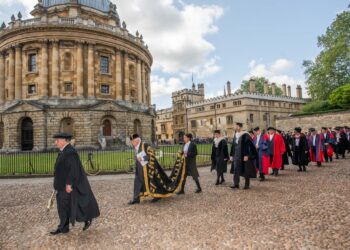 Tinerii din Bihor pot afla cum să ajungă la: Cambridge, Oxford, Harvard sau MIT, Bocconi și să capete burse