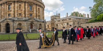 Tinerii din Bihor pot afla cum să ajungă la: Cambridge, Oxford, Harvard sau MIT, Bocconi și să capete burse