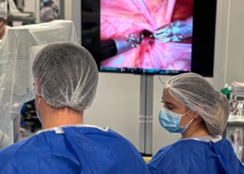 Primii din regiune. Copiii, intervenții chirurgicale, fără costuri, cu ajutorul roboților,cea mai avansată formă de chirurgie minim invazivă