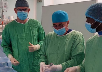 Secția din Spitalul Județean pe care se atinge excelența. De la extirparea unui chist ovarian gigant la o nou-născută, la îndreptarea piciorușelor unei fetițe