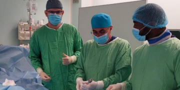 Secția din Spitalul Județean pe care se atinge excelența. De la extirparea unui chist ovarian gigant la o nou-născută, la îndreptarea piciorușelor unei fetițe