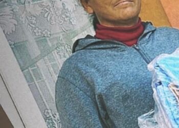 Mama a 7 copilași, strigăt de ajutor. După ce le-a ars casa și trăiesc în internat, mama a fost diagnosticată cu cancer