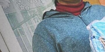 Mama a 7 copilași, strigăt de ajutor. După ce le-a ars casa și trăiesc în internat, mama a fost diagnosticată cu cancer