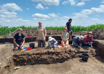 Rămășițele a trei locuințe din perioada 1700 – 1550 î.Chr., descoperite la Toboliu