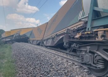 Trenuri internaţionale pe ruta Bucureşti–Budapesta şi retur, anulate din cauza unui accident feroviar din Ungaria/ Un marfar care transporta substanţe periculoase a deraiat: linia este închisă temporar