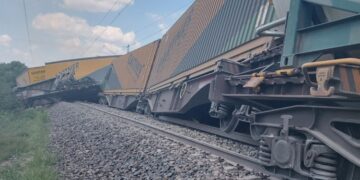 Trenuri internaţionale pe ruta Bucureşti–Budapesta şi retur, anulate din cauza unui accident feroviar din Ungaria/ Un marfar care transporta substanţe periculoase a deraiat: linia este închisă temporar