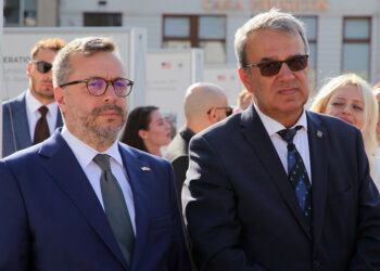 Percheziții DNA la Primăria Constanța / Primarul Vergil Chițac şi vicele Ionuţ Rusu, suspecţi într-un dosar privind fapte de corupţie