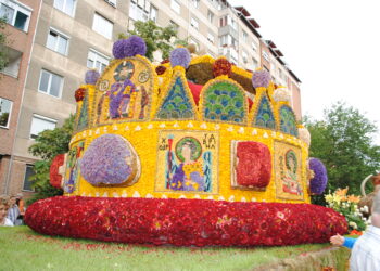 Vin carele cu 3 milioane de flori! Carul de flori comun al Oradiei și Debrecenului marchează una dintre cele mai importante descoperiri ale Europei