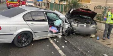 Bihoreni răniţi în urma unui grav accident de circulaţie petrecut în judeţul Cluj / Victime: cinci adulţi şi trei copii / Unul dintre şoferi nu avea permis de conducere