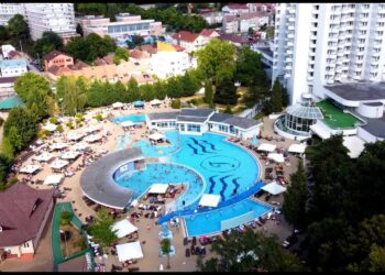 Ce au pățit niște turiști într-un restaurant din Băile Felix.”Nu am mai întâlnit niciodată un astfel de comportament, cu personal arogant, o adevărată bătaie de joc”