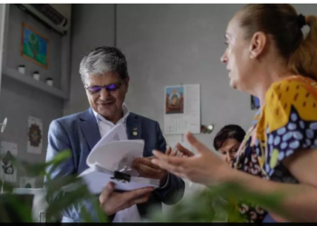 Ministrul Boloș și-a făcut cruce de două ori când a văzut cum se lucrează în trezorerii. ”Așa ceva nu ar trebui să văd în banca statului”