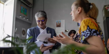 Ministrul Boloș și-a făcut cruce de două ori când a văzut cum se lucrează în trezorerii. ”Așa ceva nu ar trebui să văd în banca statului”