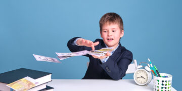 Se schimbă bursele elevilor. Apar bursele tehnologice și cele de excelență olimpică