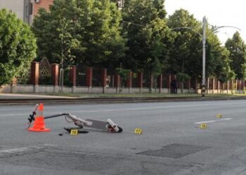  Tânărul de 25 de ani care a lovit un copil pe trecerea de pietoni rămâne în arest. Copilul a murit o lună mai târziu