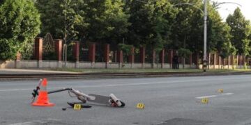  Tânărul de 25 de ani care a lovit un copil pe trecerea de pietoni rămâne în arest. Copilul a murit o lună mai târziu