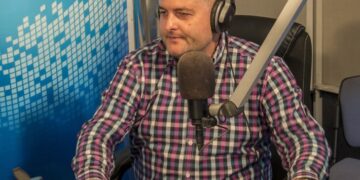 Mihai Dacin se întoarce la Naţional FM: „Sunt entuziast ca la 15 ani”