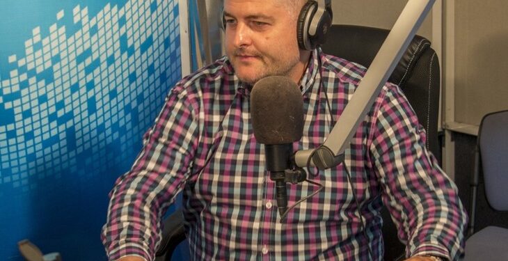 Mihai Dacin se întoarce la Naţional FM: „Sunt entuziast ca la 15 ani”