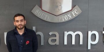 A antrenat 8 ani în Anglia și 6 luni la CAO Oradea. Dragoș Căvășdan,cel mai tânăr antrenor principal din România la seniori: Nu mai calc aici în următorii mulți ani…E teribil ce se întâmplă