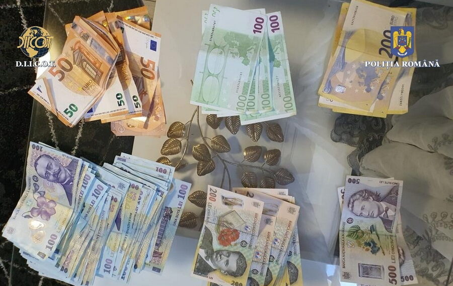500 lei doza. 44 de adrese călcate de DIICOT. Vizată o grupare de droguri de mare risc