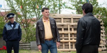 Filmul inspirat de un fapt real al salontanului Marian Fărcuț, nominalizare la Premiile Uniunii Cineaștilor din România. În distribuție, actorii orădeni