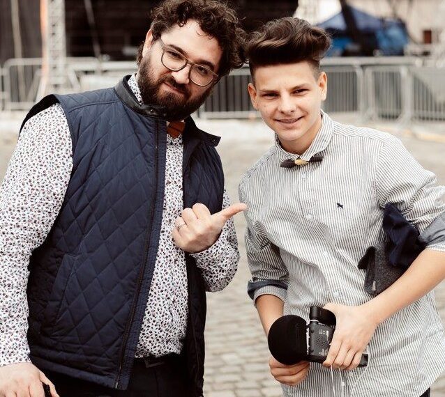 Victimă a unui groaznic accident, orădeanul Ianis Cornean  se îmbarcă mâine în cel mai important zbor din viața lui. Merge să facă cinematografie în America cu sprijinul bihorenilor