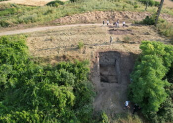 Vor să identifice, la Sântion ,nivelul cel mai vechi de aşezare umană din Epoca bronzului. Caută rămăşiţele mănăstirii benedictene din secolul al XIII-lea