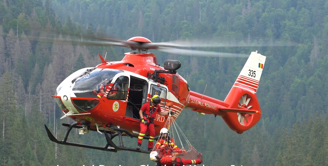 VIDEO. 45 de studenți și tot atâția specialiști, salvare montană în Padiș, în tabară MASH