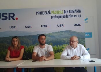 Vor să „rupă” procurorii din „DNA-ul Pădurilor” de interesele locale.„Vrem să ne asigurăm că cei care ne distrug sănătatea, cei care ne încalcă dreptul la un aer curat, cei care îî bat și îi omoară pe pădurari să înceapă să răspundă”