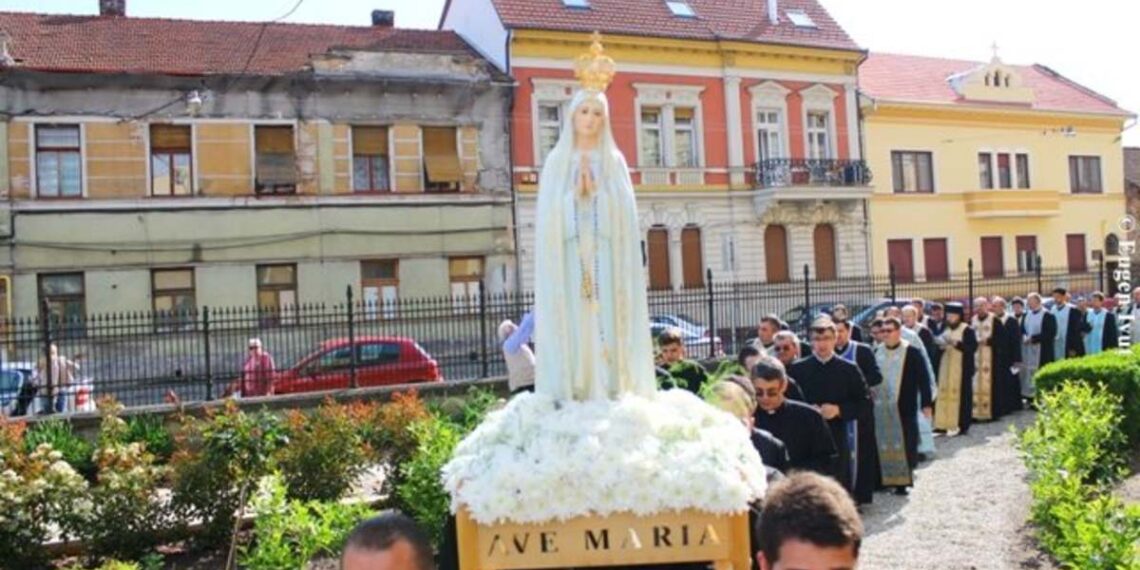 Pelarinaj cu Maica Domnului pe străzile din Oradea