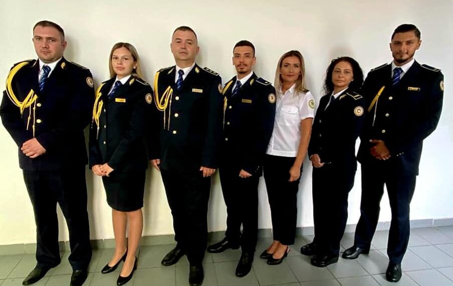 Unii în grevă, alții depun jurământul în singurul penitenciar în care deținuții sunt supravegheați de deținuți