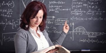 Cine sunt profesorii titulari repartizați prin transfer, în Bihor