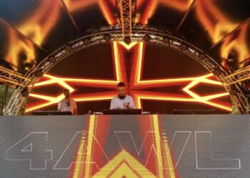 GALERIE. Elevul Liceului Internațional Agora Oradea, debut la 16 ani, ca DJ, la Untold