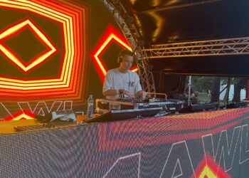 Puștiul de 16 ani de la Școala Agora va mixa la CODRU Festival, eveniment din Top 10 Medium Festivals în Europa 