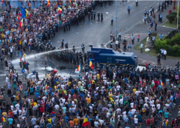 Foşti şefi ai Jandarmeriei, trimişi în judecată în dosarul 10 august. 312 persoane s-au constituit părţi civile