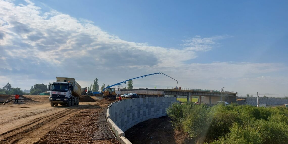 Strabag a trebuit să apeleze la o soluție de consolidare unică în România pentru drumul care leagă Oradea de A3