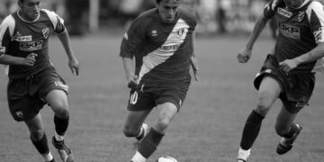 Lucian Todea, fotbalistul orădean care a pierdut meciul cu cancerul, își aduce foștii coechipieri pe teren