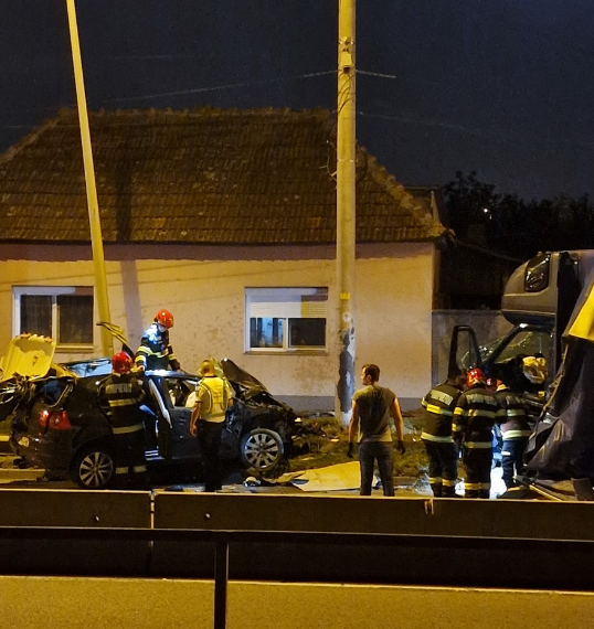 Update. Trei răniți într-un grav accident pe centura Oradiei. Doi tineri din Marghita, la spital. Tânara de 20 de ani e în comă