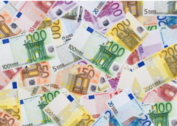 Două bancnote vor fi retrase din circulație. Autoritățile europene le recomandă celor care dețin astfel de bancnote să le schimbe cât mai curând posibil